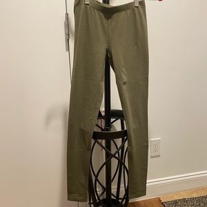 Olive green leggings/yoga pants